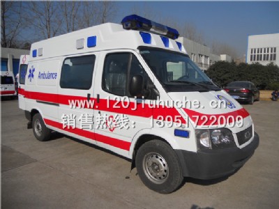 福特全順老款長(zhǎng)軸救護(hù)車圖片