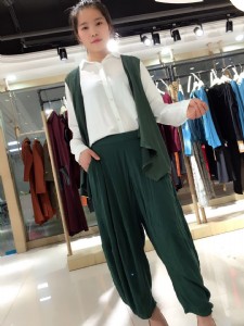 18�����¿�66̖��·Ʒ��Ůʿ���bʯ��һ��؛Դ���l�M؛