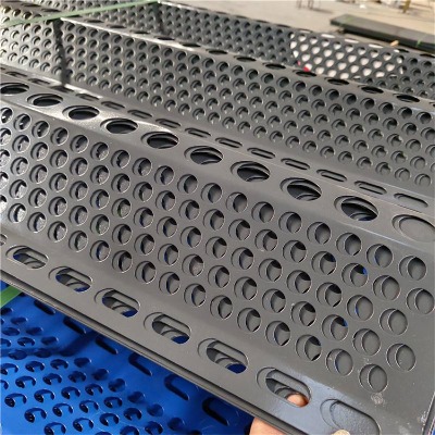 0.9毫米港口擋風(fēng)墻電廠隔音墻沙場(chǎng)擋風(fēng)墻