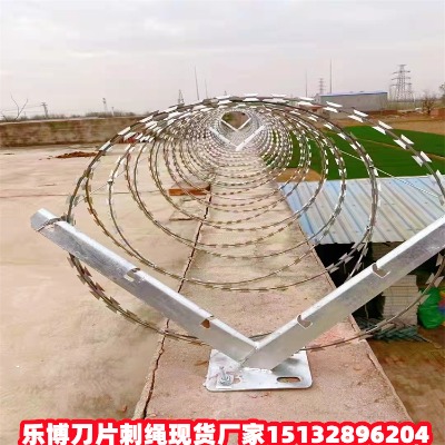 衡水刀片刺繩廠家內(nèi)蒙鍍鋅刀片刺繩錫林郭勒阿拉善熱鍍鋅刀片刺網(wǎng)