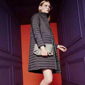 �Ű�������q��18�궬Ů�b���L(zh��ng)���p���¿����Ʒ