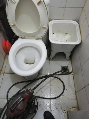 ��ɽ·���^6�������������I��ͨ�RͰ�Ԓ����