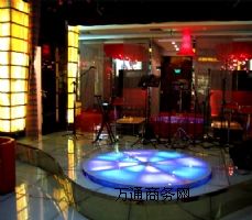 �������_(t��i)