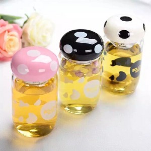 Ģ��������Ůʿ�ɐ�С���n��r���͌W����(chu��ng)��ˮ���ӱ�yС����ˮƿ