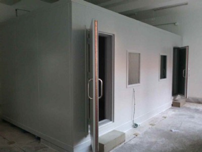 �������