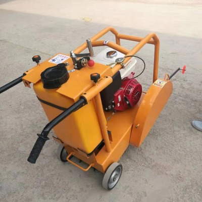 �r��·���R·�пp�C(j��)С��늄ӻ������и�C(j��)