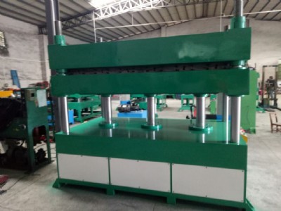 �A��Һ���Cе3d���w���N���͙C���͉��C�S�Ҷ��Ƴ���