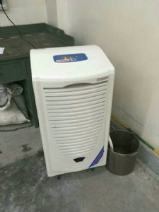 ��ڷ�������C(j��)���Ϻ�Ӣ�i��������C(j��)