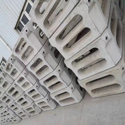 �A��ʽ���B�o��ģ��