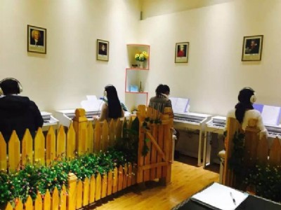 ���ˇ��С���T��Ӗ���ļҺ�