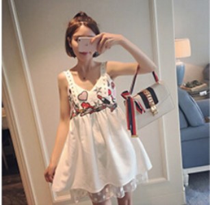 ����r��Ů�b����Ů�Է�����M���������c�r���M