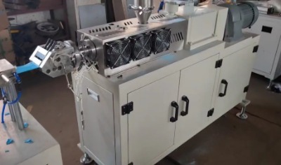 �Ϻ���W�����p�ݗUԇ�C��r