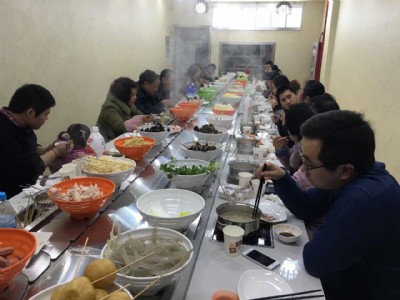 全性能回轉(zhuǎn)自助小火鍋壽司設(shè)備