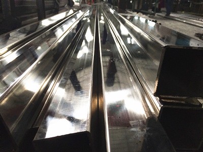 ��ɽ���P䓾��ιܣ�304���P䓾��ι�