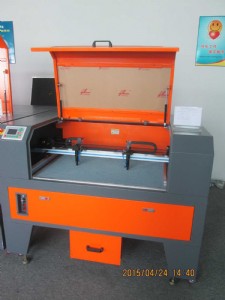 ��N���ٲ��Ͽ��ٵ�ģ�����и�C