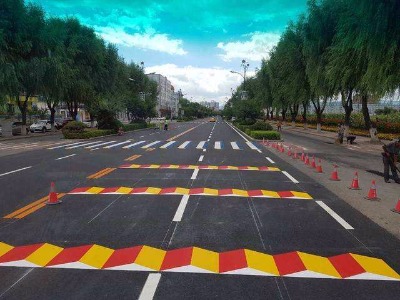 �Ͼ���·��ɫ��ͨ��(bi��o)��(xi��n)