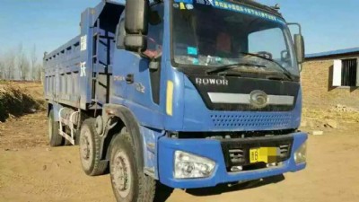 ���۴������֖|�L�����Aɽǰ�ĺ�����ж܇