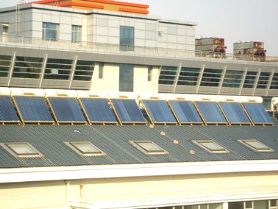 ���Ϲ�·������̫��ܟ�ˮ����