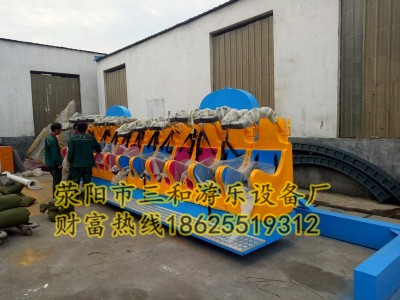 16人排排坐游樂設(shè)備 廠家直銷熱銷排排坐價(jià)格、各種型號(hào)