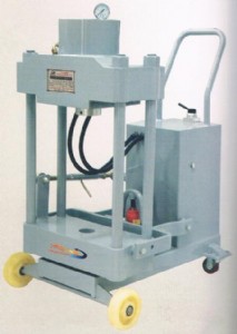 氣動(dòng)轉(zhuǎn)向節(jié)立軸拆裝機(jī),多功能四柱立軸壓力機(jī),轉(zhuǎn)向節(jié)立軸拆裝