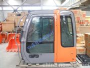 日立240挖掘機(jī)駕駛室