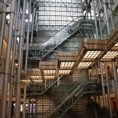 �����h�����\�� �h������ ���������