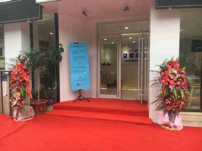 ���g�mС���I�Ĳ�С������Ů�ɹ����s������