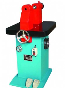 YM�PʽҺ����܇�Ƅ���ƬͶ�T�C