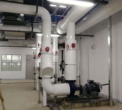 �ܵ����FƤ���ع���(li��n)ϵ���Ԓ�Ž�(j��ng)��