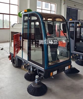 騰陽(yáng)電動(dòng)掃地車在工業(yè)中的應(yīng)用