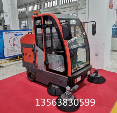 小區(qū)使用騰陽(yáng)電動(dòng)掃地車的注意事項(xiàng)