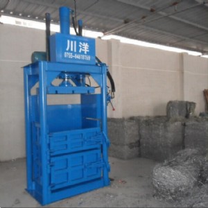 �U�X����C