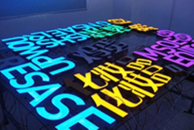 國(guó)內(nèi)樹(shù)脂燈箱發(fā)光字