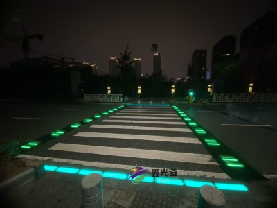 �ǻ۰l(f��)����R��led����t�G��