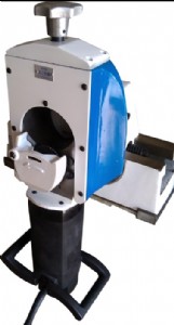 늄�(d��ng)�ܵ��йܙC(j��) ���ڹܵ��и�C(j��)