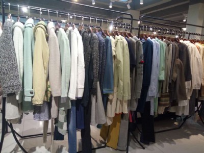 �V��ʯ���ۿ�Ů�b���l���������һ��Ʒ��Ů�b���β؛؛Դ�M؛