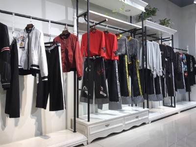 �߶˕r�bƷ�Ƴ���Ů�b�ۿ����l�OӋ���W��վ�L����β؛�؃r���l