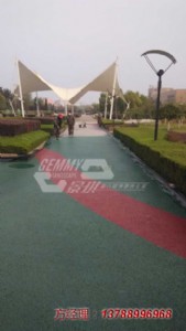 �½��؅^��ɫ͸ˮ��ƺ���r��