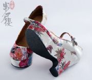 �����L�r��Ůʽ��Ь(�D)