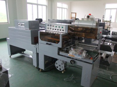 ����ľ��l���ϱ�Ĥȫ�Ԅ��տs���b�C