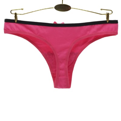 �Ɖ������Q(m��o)�F(xi��n)؛���Ը�Ůʿ����ѝ�羳���uͨ���R�d�rƤŮʽ��(n��i)ѝ