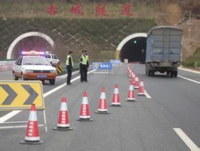 ���ٹ�·Ѳ�zϵ�y