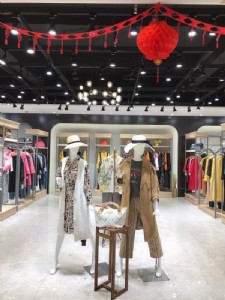 �W�z������19�������s�r��Ʒ��Ů�b�߷�β؛�ۿ����l