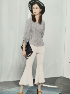 ����18�ﺼ��Ʒ��Ů�b�ۿ����l�߷�