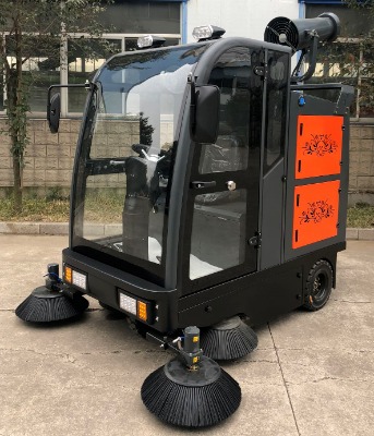 �{�ʽ늄Ӓߵ�܇  ���S܇�g��·�W(xu��)У���~���܇