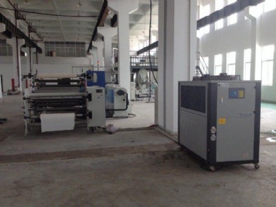 ���݁Ͳ������s����C