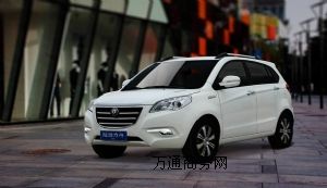 ꑵط��� V5 ��늄�(d��ng)SUV 늄�(d��ng)��܇