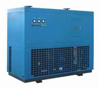 �Չ��C����C