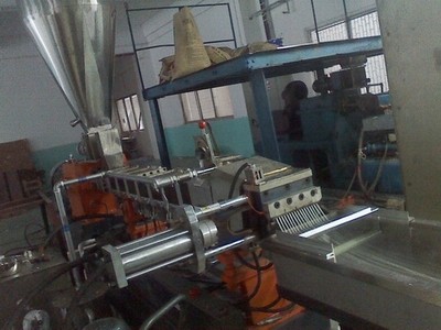 �|ݸ弲����ϳ����C