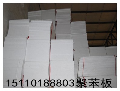 �����۱���r��